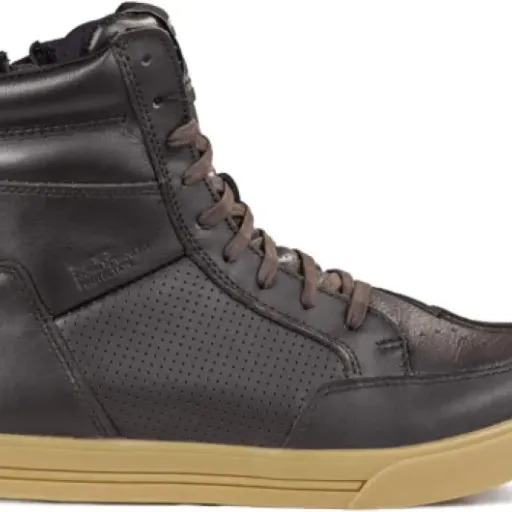 Test SHIMA Blake : des bottes moto sérieuses qu’on peut garder aux pieds toute la journée