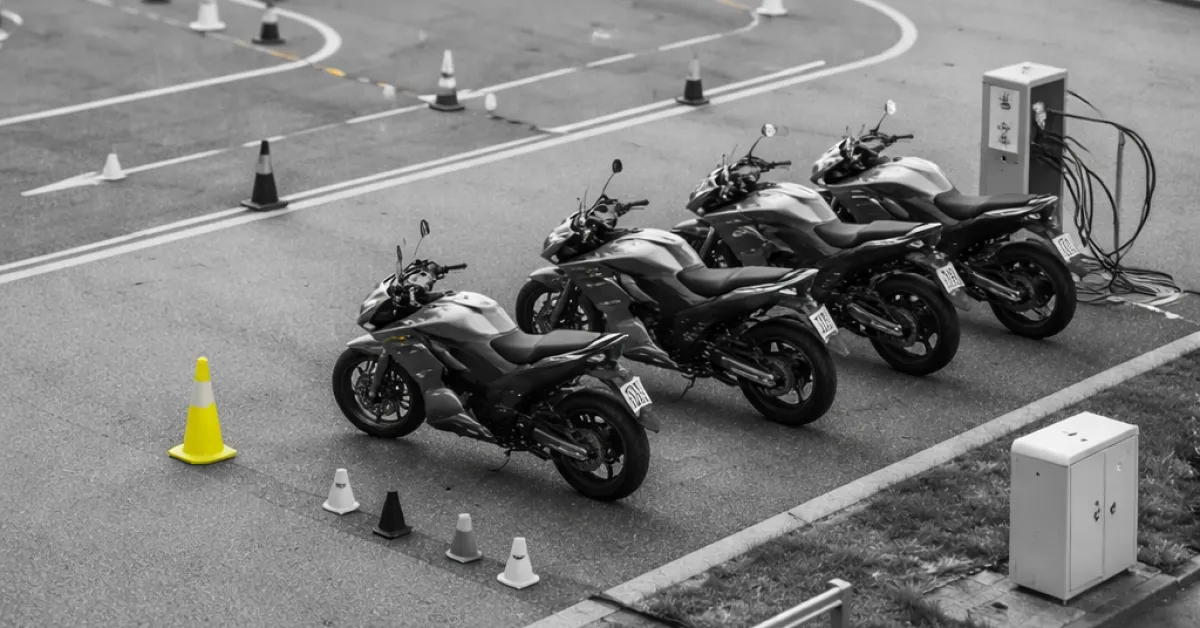 Permis A2 et moto électrique : les écueils derrière les 35 kW annoncés