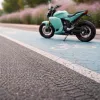 Le silence en moto : handicap pour motard ou atout sécurité sous-estimé