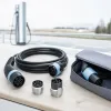 Recharger sa moto sur autoroute : bornes compatibles, adaptateurs et stratégie d'arrêts