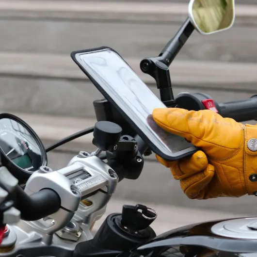 Support Téléphone Moto avec Pochette Magnétique et Booster 360° - Compatible tous Smartphones - Guidon 22-32 mm - Bras 360° inclus - Weatherproof - Anti-vibrations - Claper et Retirer 1 Geste XL - Téléphone jusqu'à 16,5 cm
