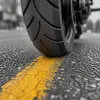 Pneus de moto électrique : pourquoi le couple instantané change la donne sur l'usure